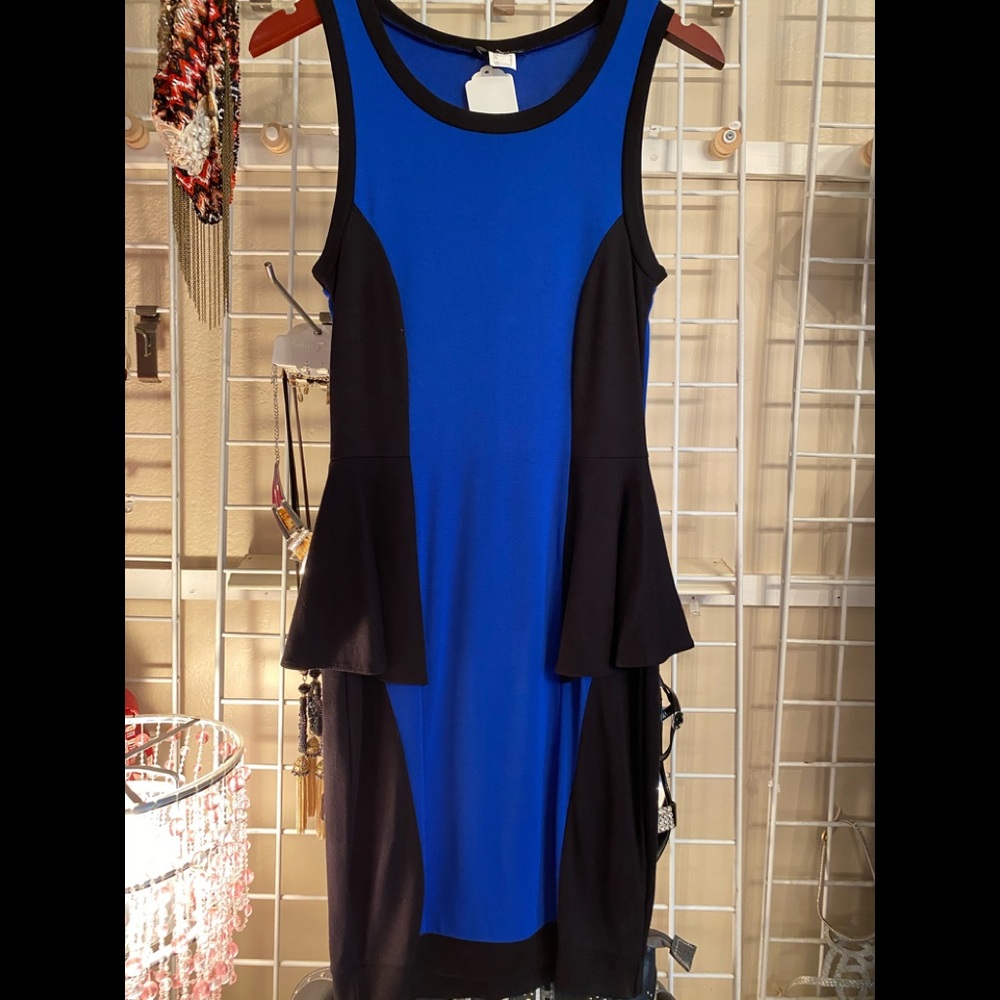 VENUS DRESS - Picture 2 of 5